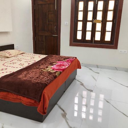 Ramaya Home Stay バラナシ エクステリア 写真