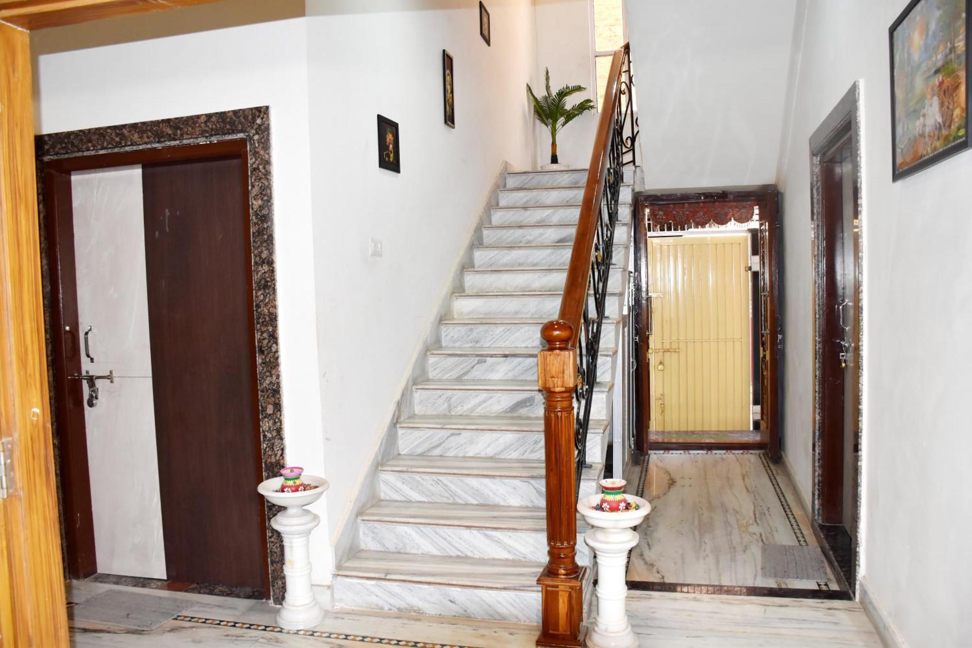 Ramaya Home Stay バラナシ エクステリア 写真
