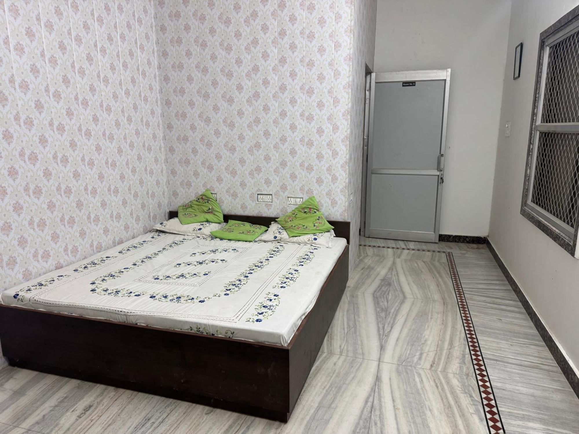 Ramaya Home Stay バラナシ エクステリア 写真
